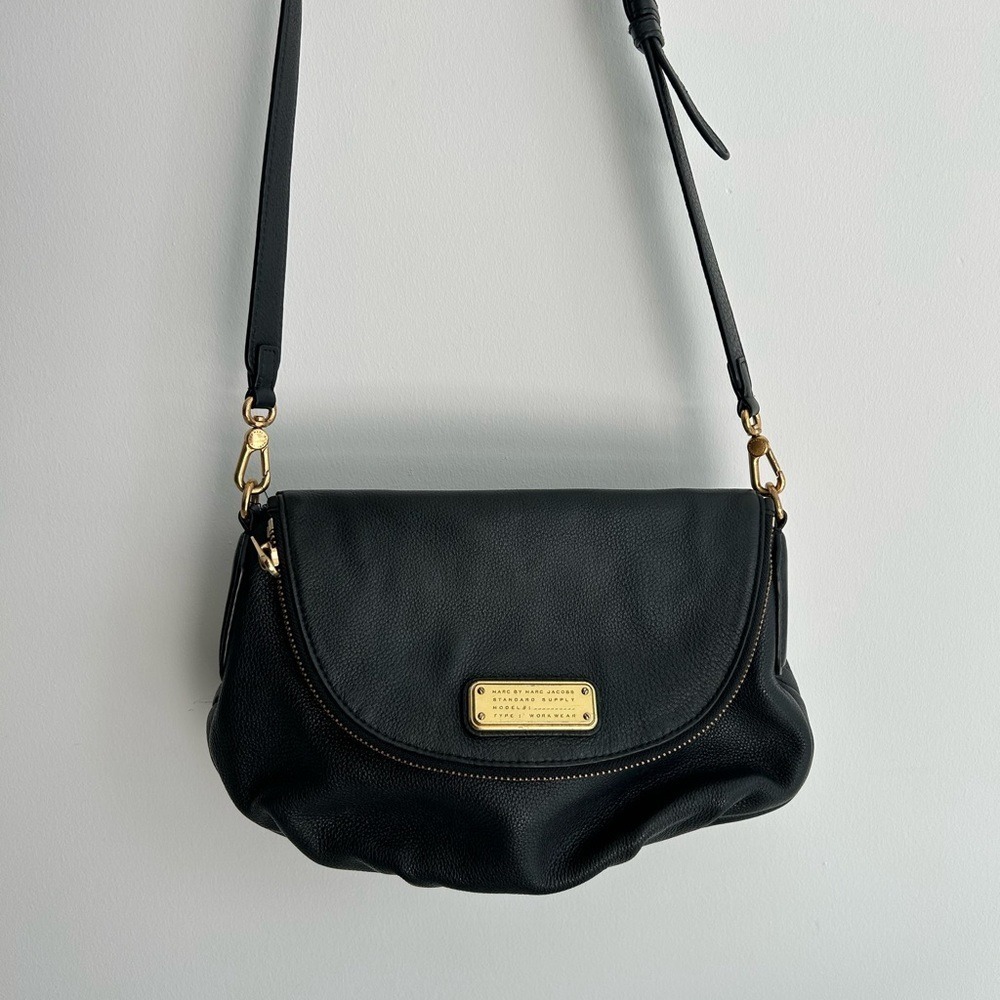 Marc by Marc Jacobs Medium Crossbody Bag Black Gold Leather Natasha Flap Bag